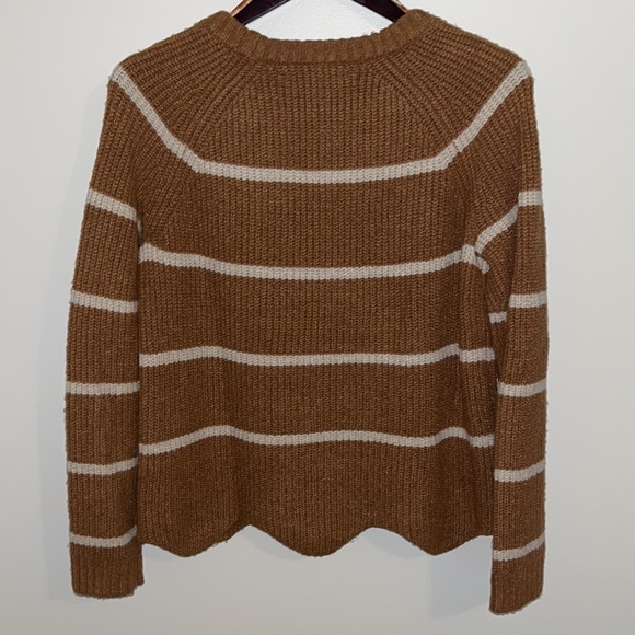 EUC Cropped Scallop Hem Pullover Sweater, Size M - Picture 6 of 6